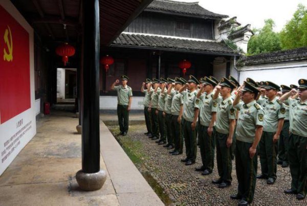 国内股票配资资讯 铭记烽火岁月 淬炼碧海丹心